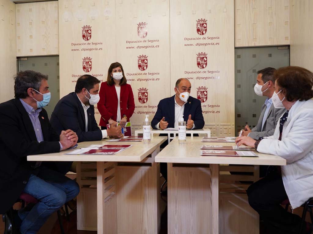 Firma convenio Crecemos Diputacion