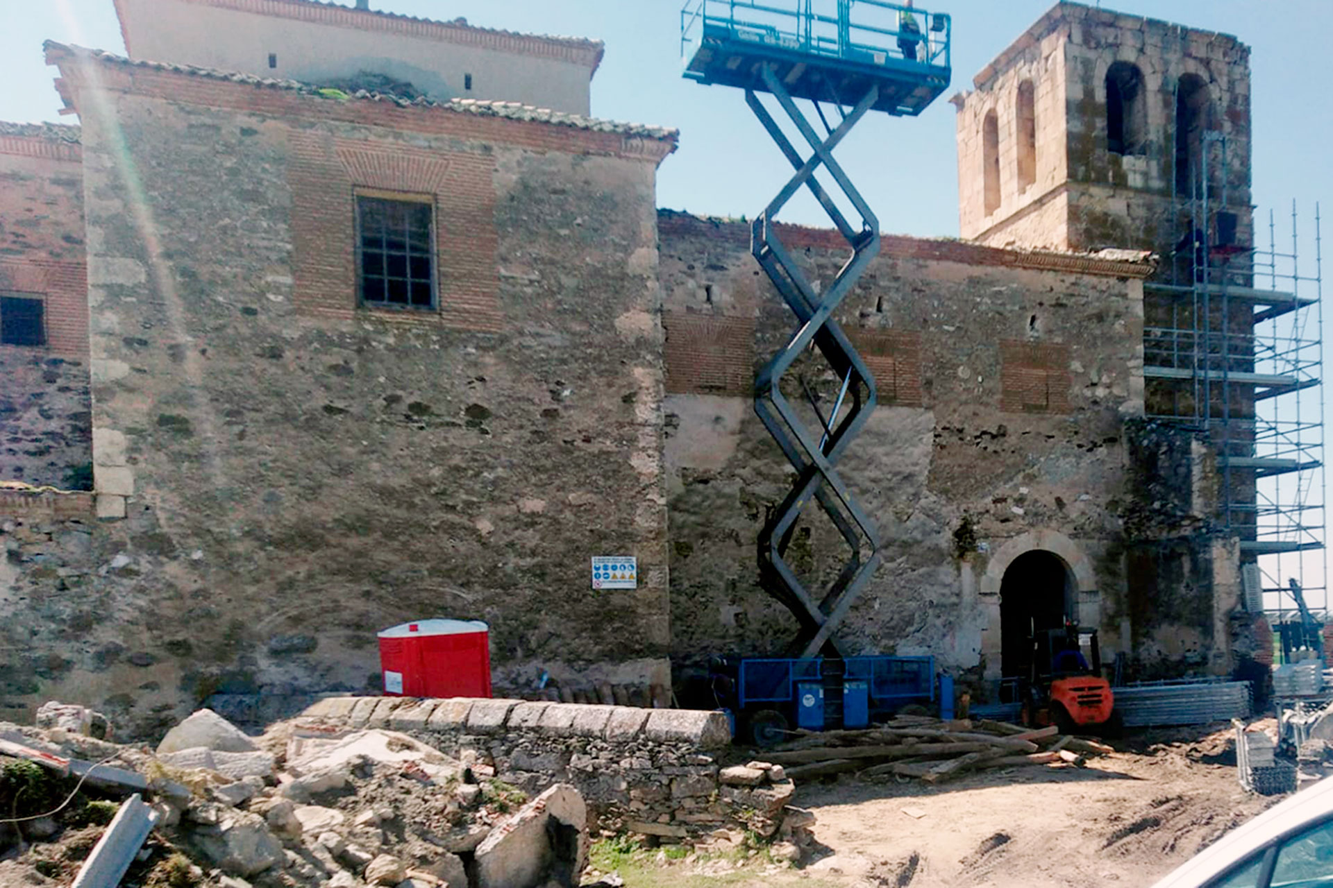 Iglesia Fuentes de Carbonero rehabilitacion 01
