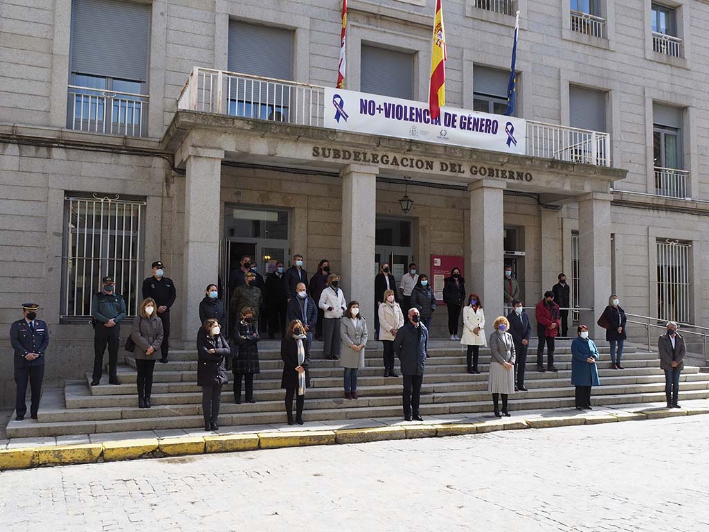 Subdelegacion Minuto Silencio Asesinato Violencia Genero