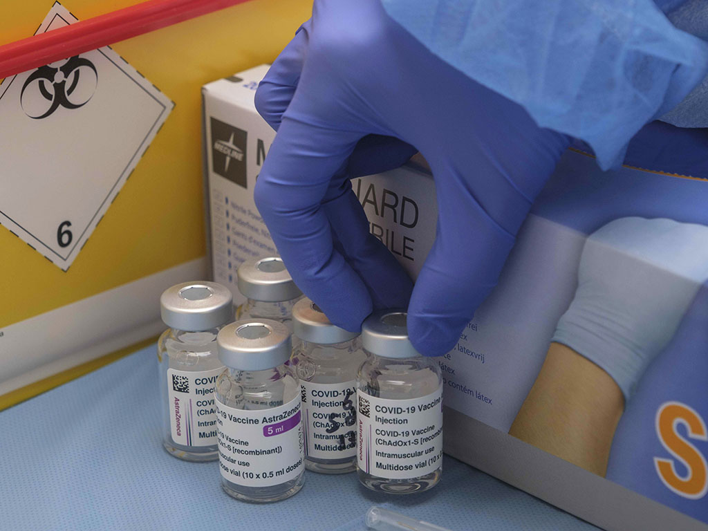 Vacunacion Vacunas AstraZeneca Moderna Pfizer Coronavirus KAM5869 1