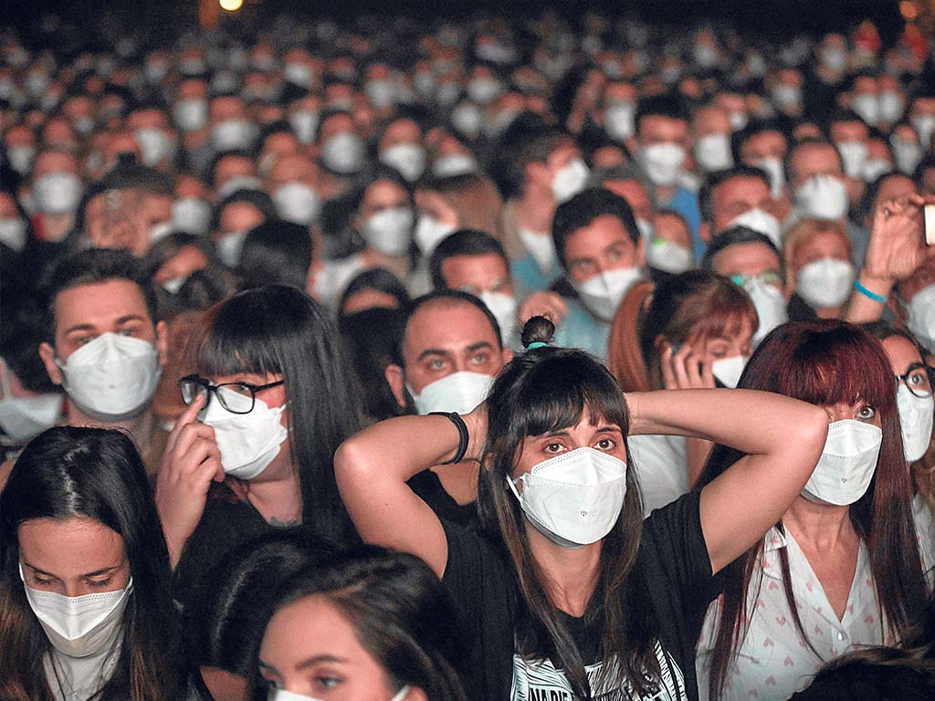 mascarillas concierto love of lesbian