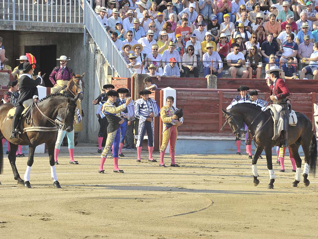 paseillo plaza toros segovia