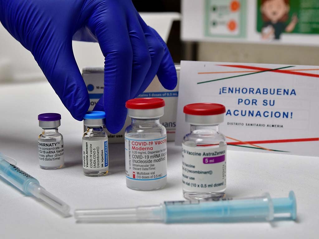 vacunacion astrazeneca janssen pfizer moderna