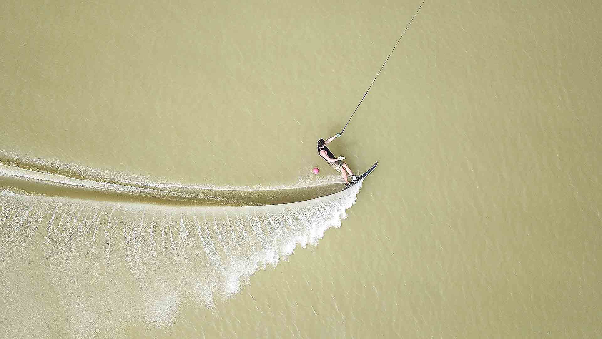 Tono Teixidor, un campeón sobre las aguas 1 Tono Teixidor comenzó a practicar esquí acuático con tan solo cinco años. / IEU