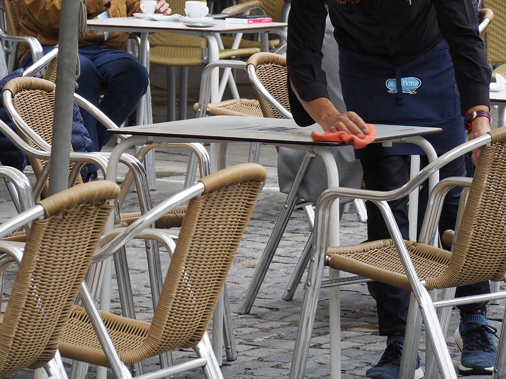 20210528 Terraza Desinfeccion Coronavirus KAM5857