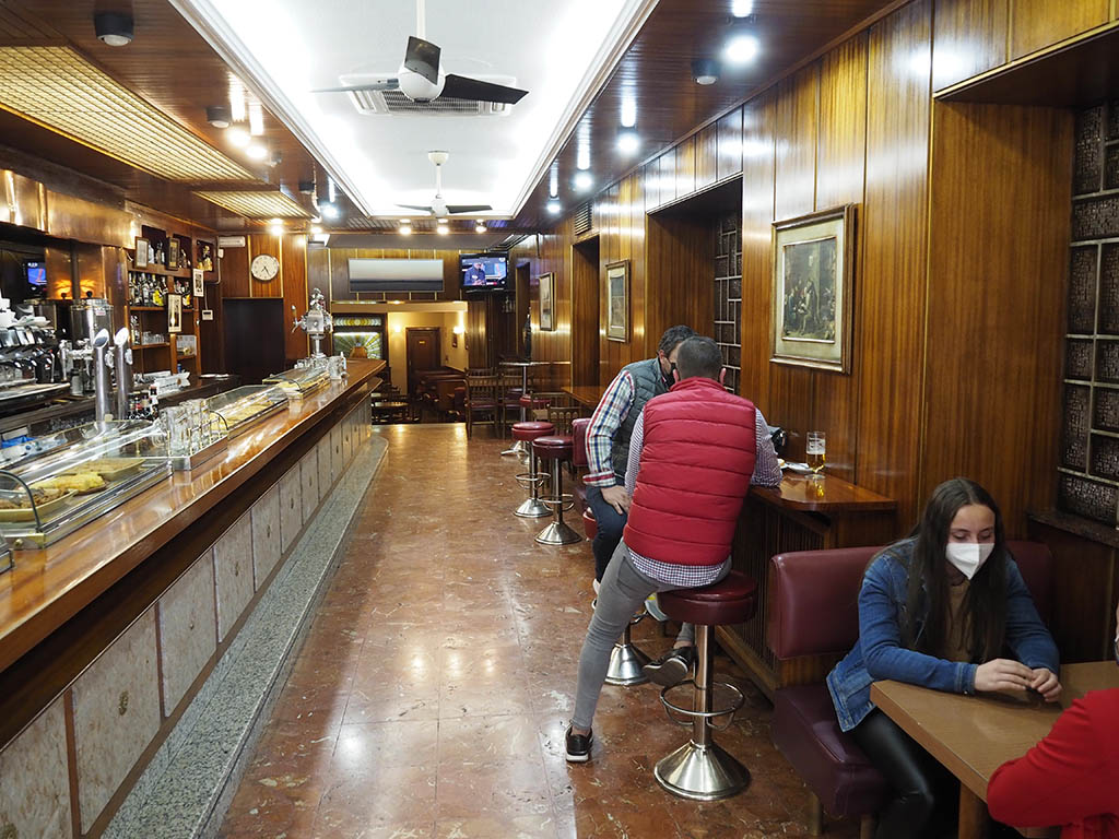 Bar Interior Coronavirus KAM