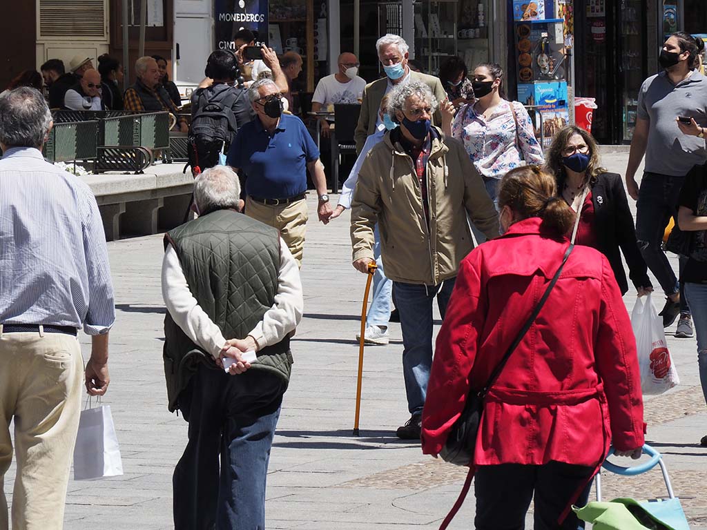 Calle Gente Mascarillas Coronavirus 1
