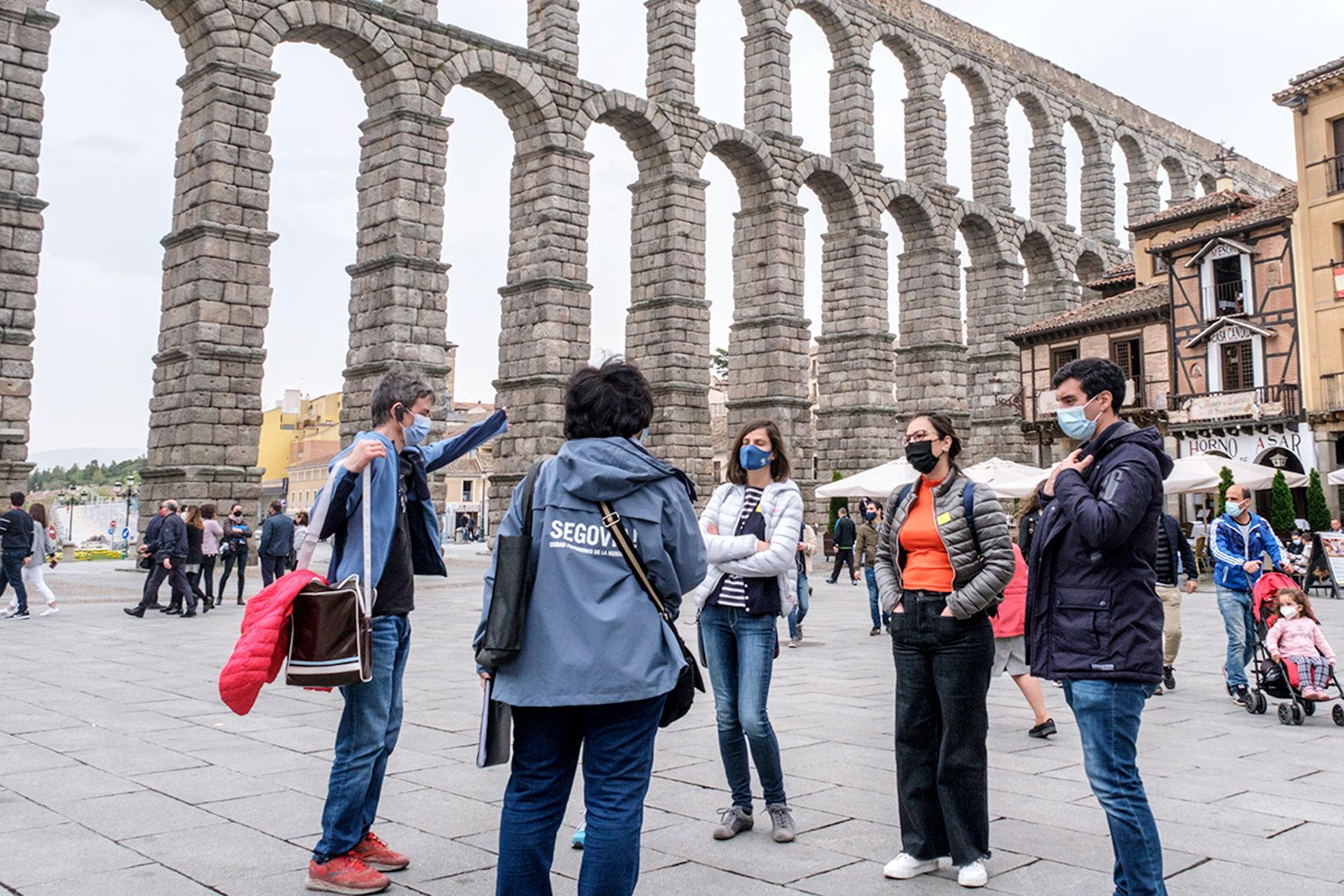 Turistas Visita Guiada
