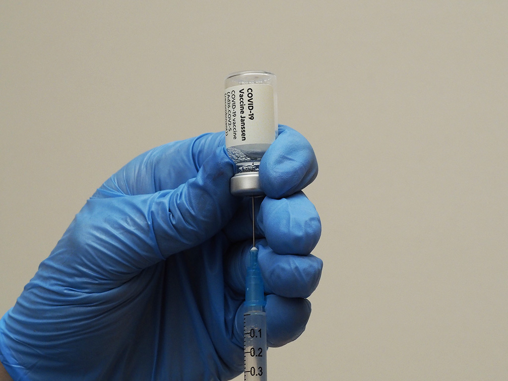 Vacunacion 1955 Janssen Coronavirus KAM