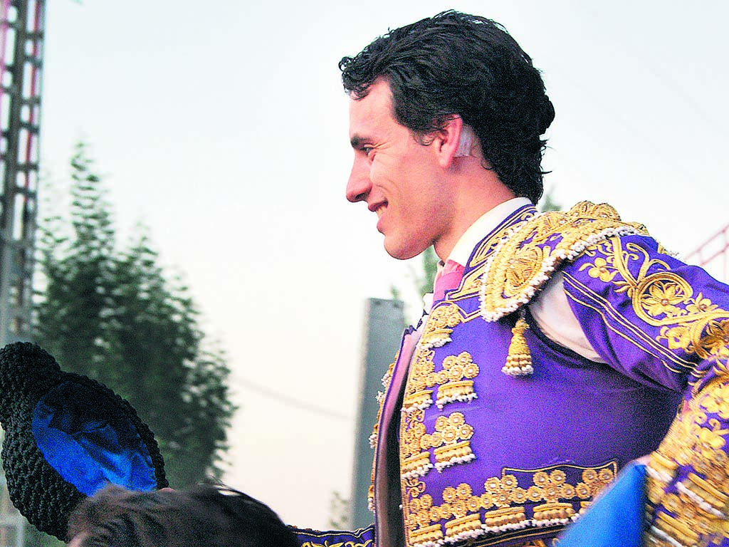 Triunfo de Eusebio Fernández en Prádena 1 eusebio fernandez toros novillero sepulveda