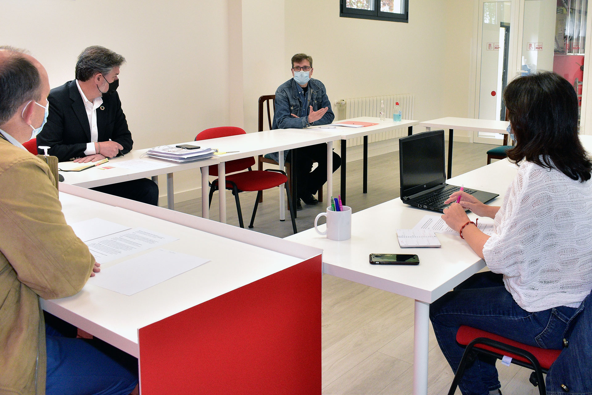 Los socialistas se han reunido con representantes del sector. / KAMARERO