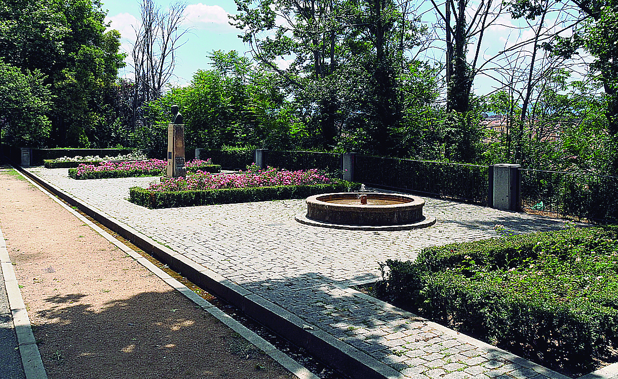 07 1kama Paseo Salon Restos Botellon Apunalamiento KAM1072