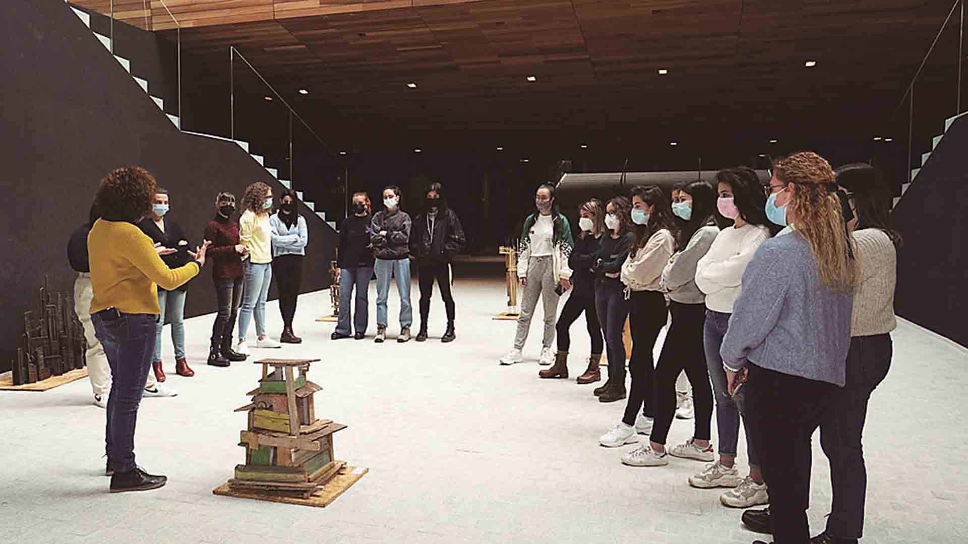 “Habitar el escombro”: Una experiencia ejemplar de colaboración universidad empresa 2 13 02 Foto 1