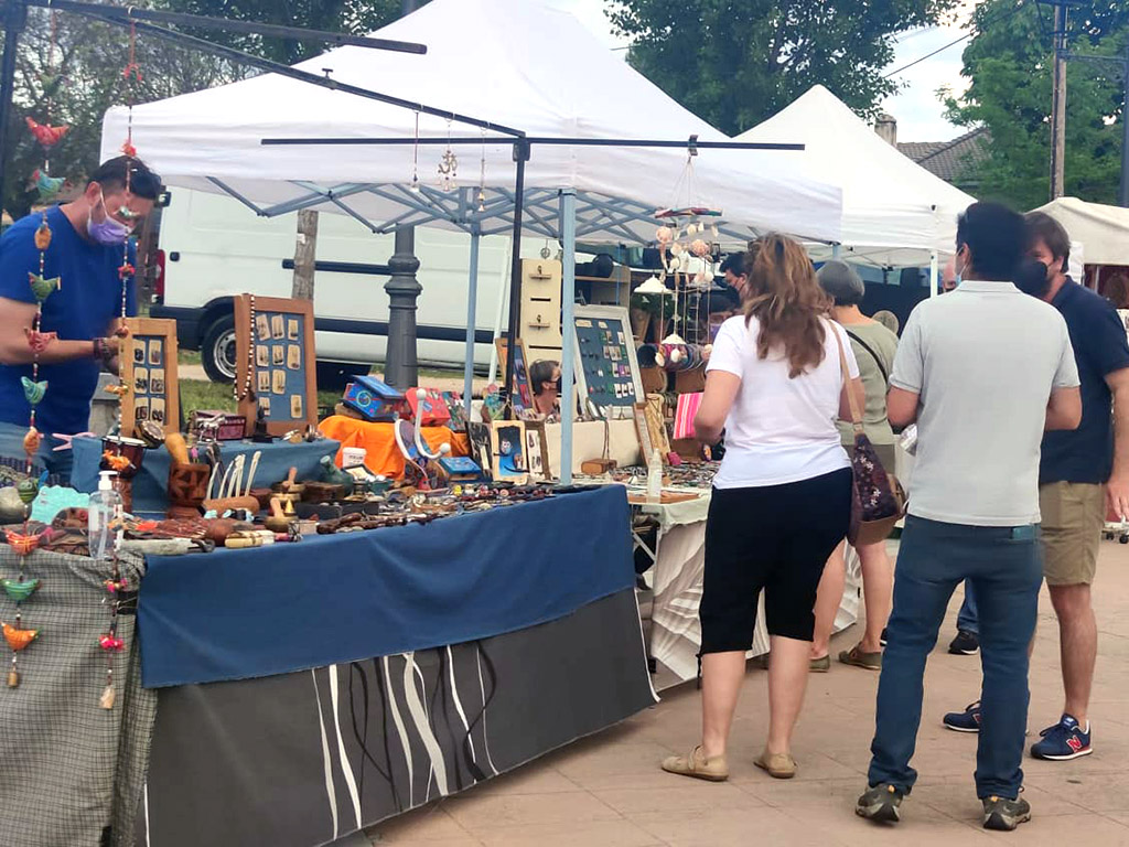 Los artesanos recuperan la plaza de Los Pobos de La Losa 1 16 1 la losa feria artesania