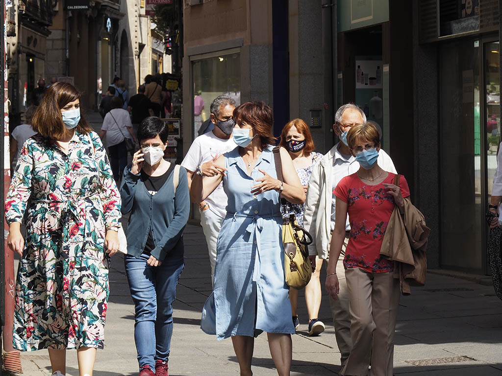 20210616 Calle Gente Mascarillas Coronavirus KAM9301