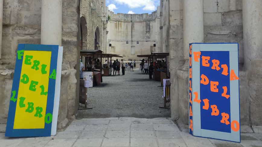 Cuentacuentos celebrado el sábado por la tarde en el entorno de la Feria del Libro.
