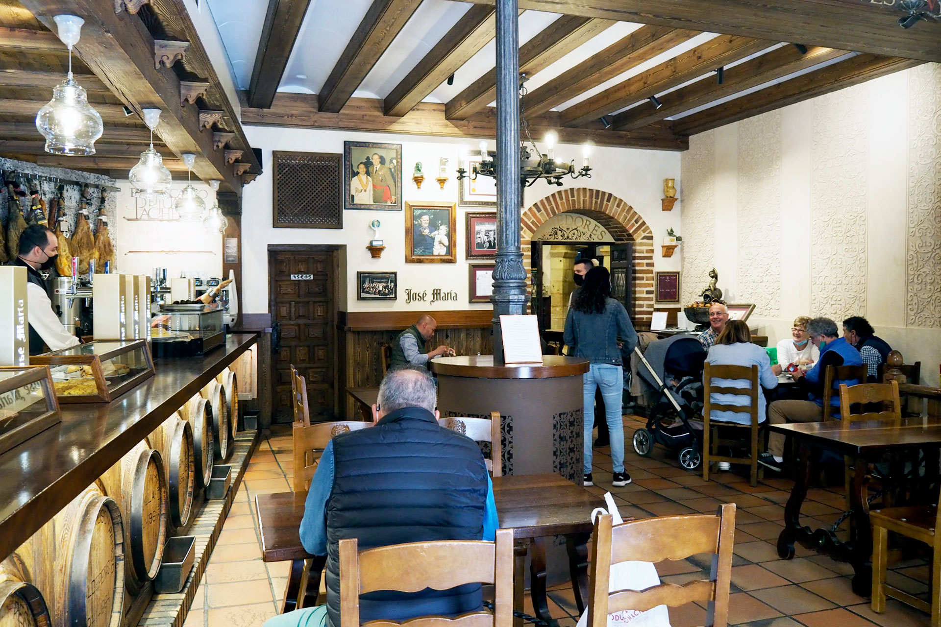 Bares Abiertos Interior Coronavirus KAM4124