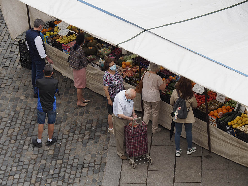 Calle Gente Mascarillas Coronavirus KAM