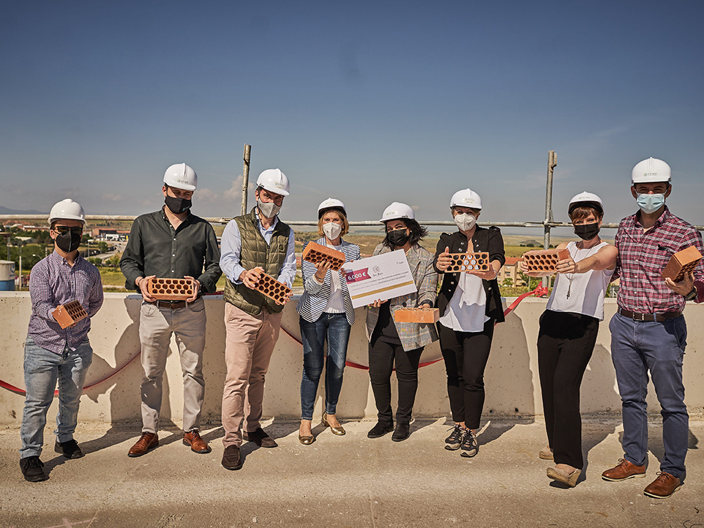 Los calendarios solidarios recaudan 6.000 euros para la construcción del Centro de Alzheimer 1 Centro Alzheimer