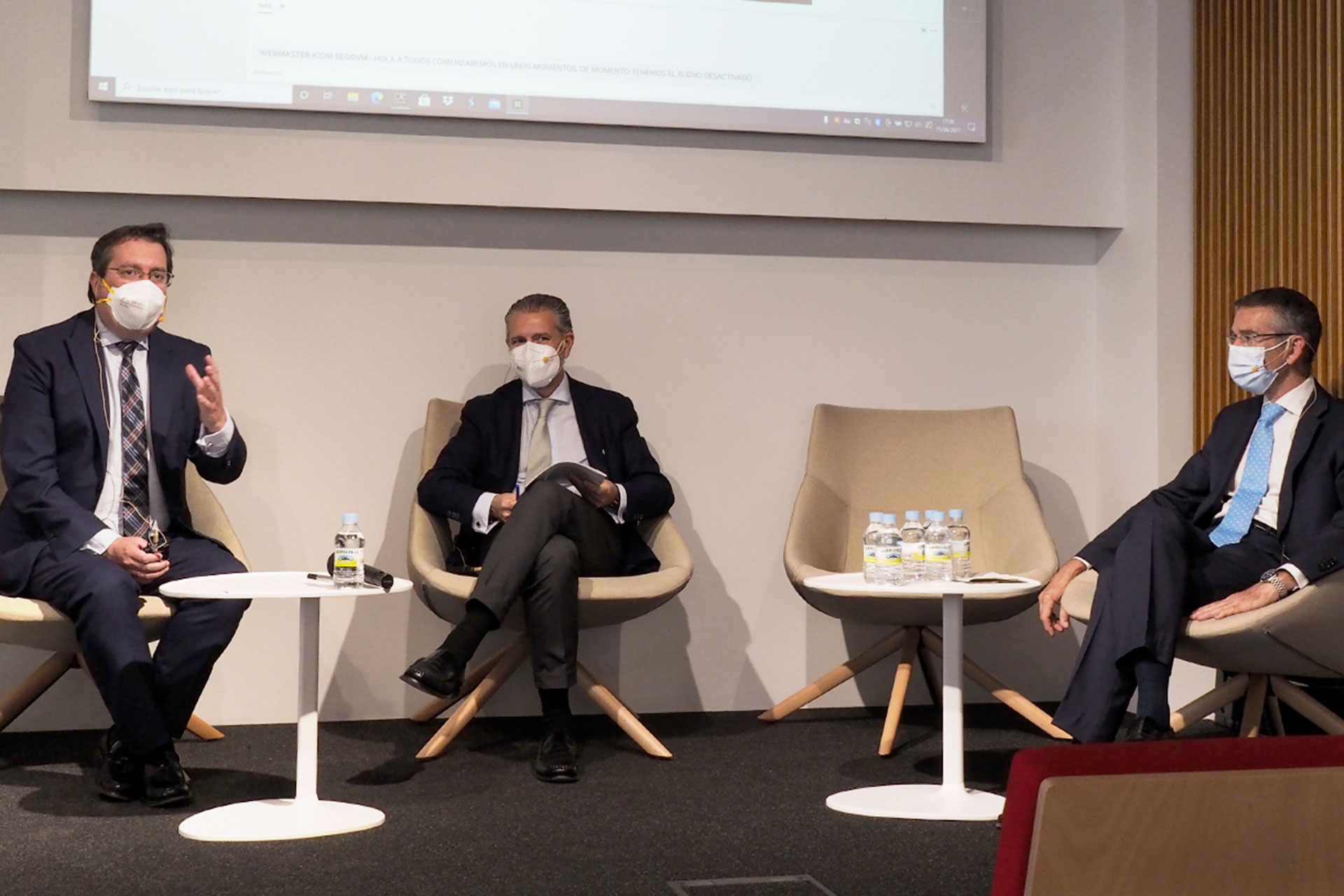 Colegio Medicos Conferencia Graciliano Estrada Ignacio Pnado Andres Llorente KAM9222