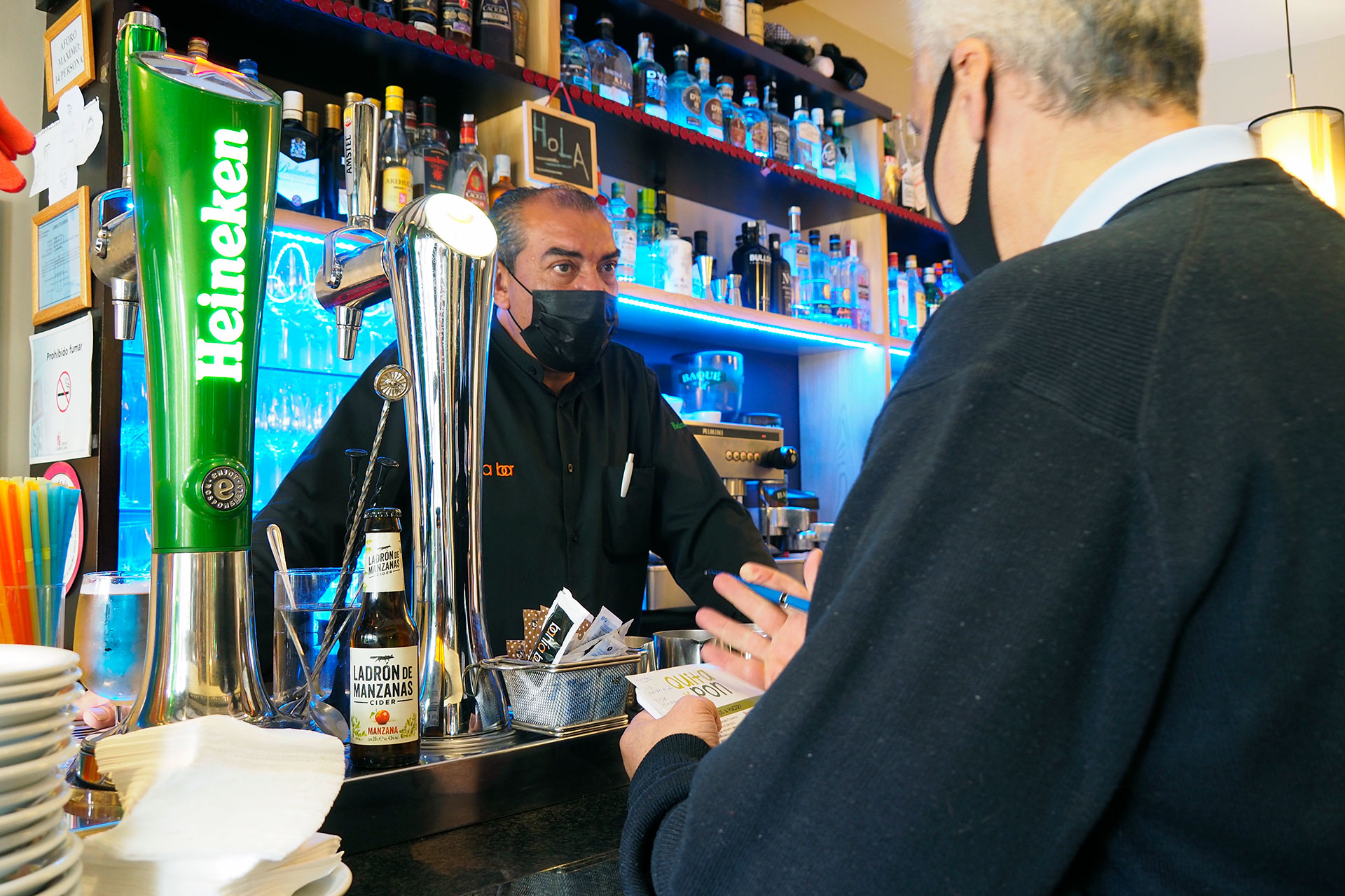 FCC Informacion Bares Horarios Contenedores Recogida Basura KAM0149