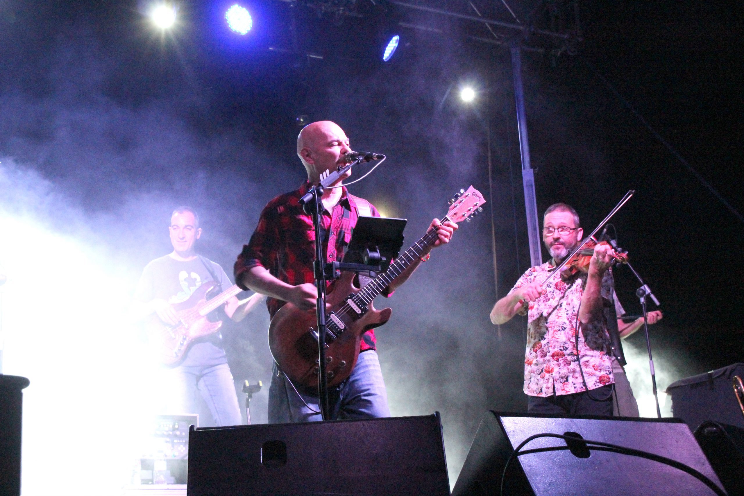 Actuación del grupo vallisoletano Celtas Cortos en Cuéllar. / C.N.