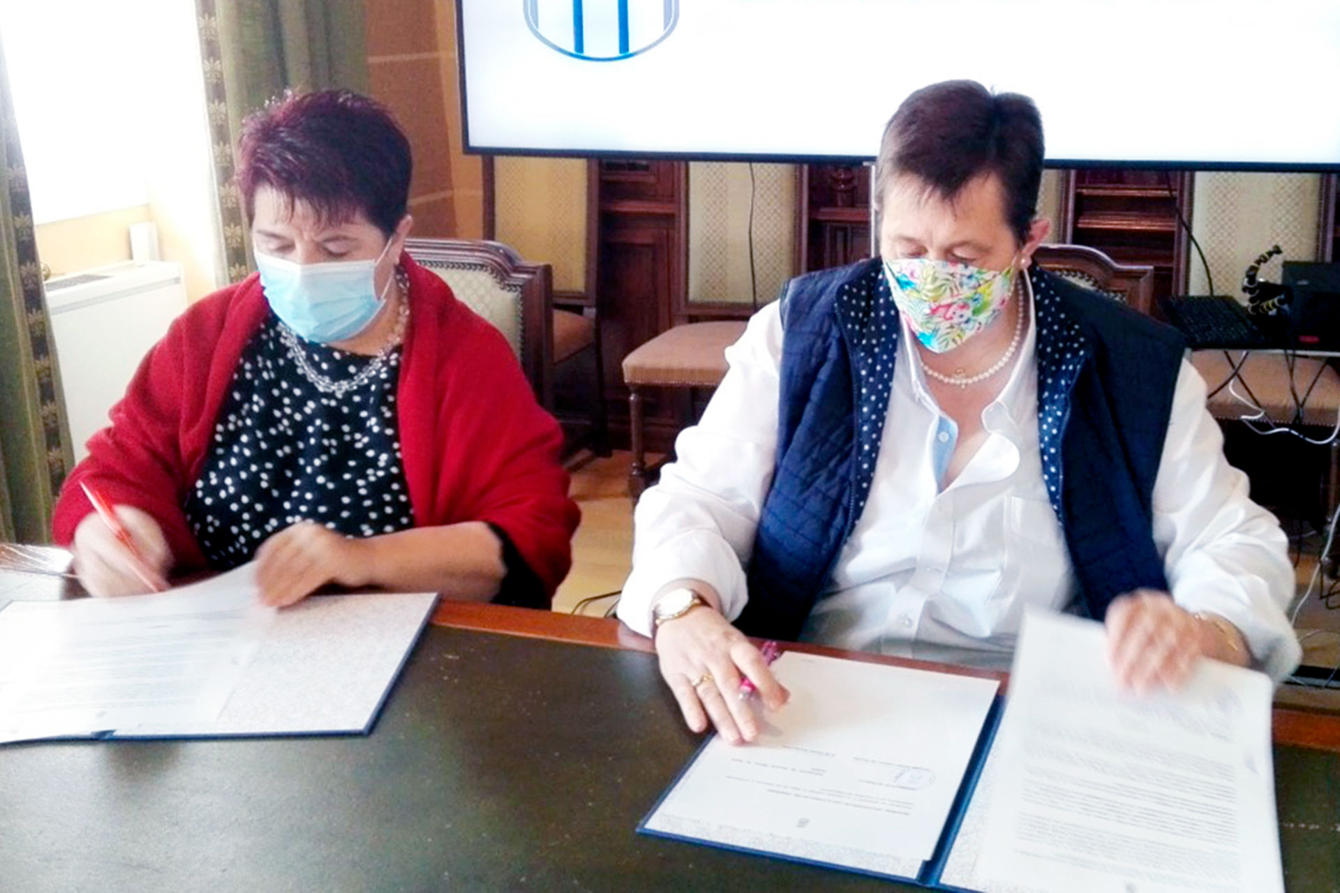 ayuntamiento convenio vecinos santa eulalia parking