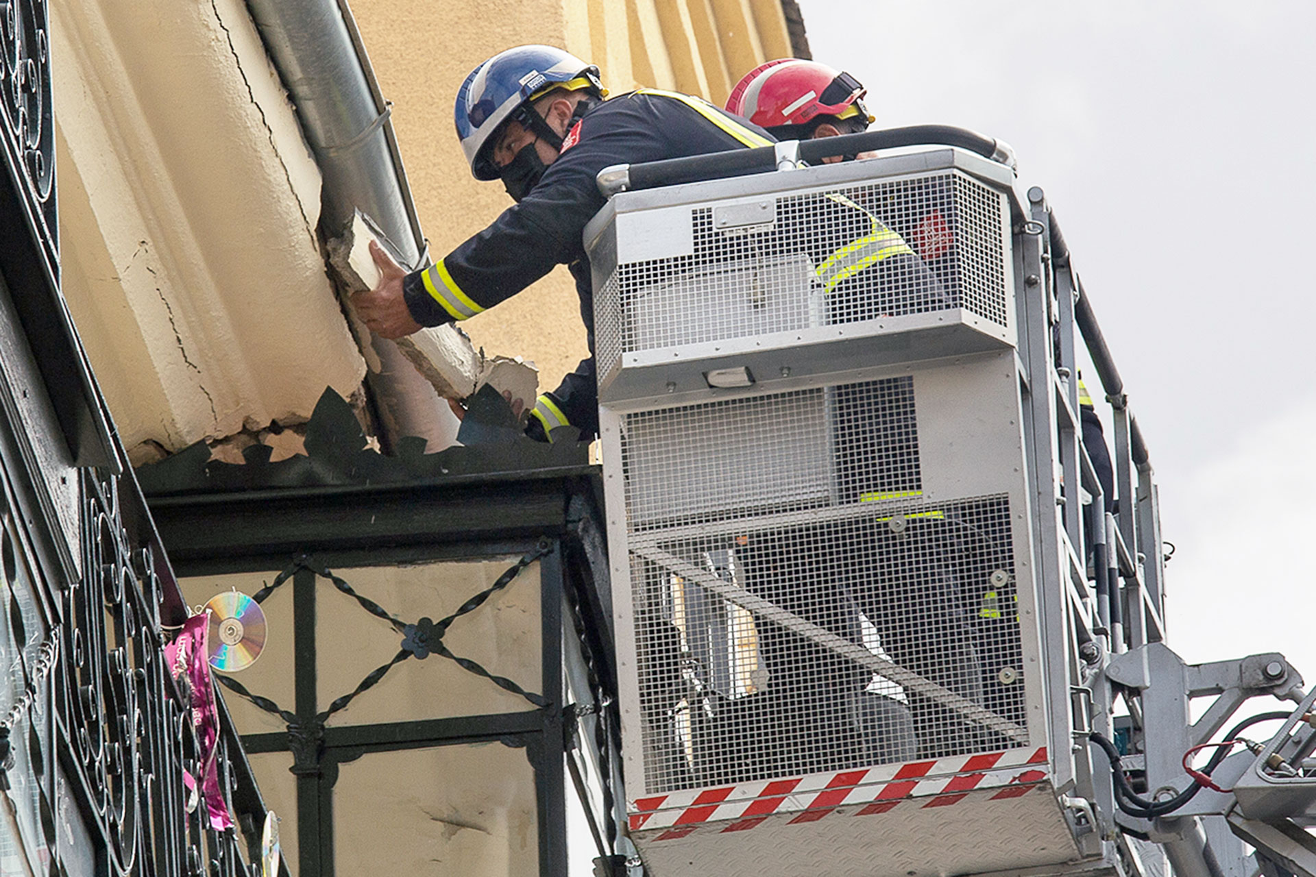 bomberos plaza mayor cornisa cascotes 7