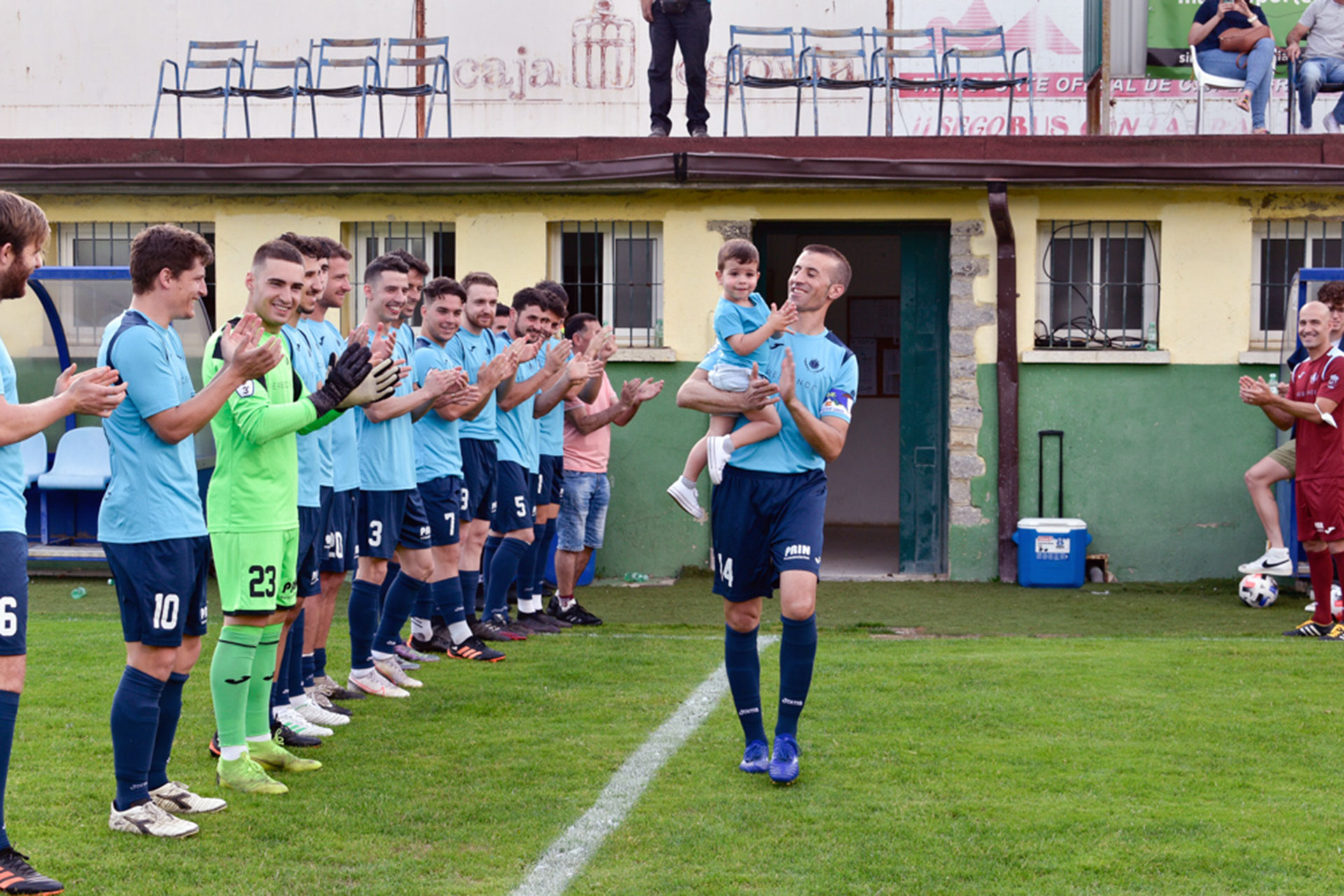 futbol la granja homenaje diego navarro pluma