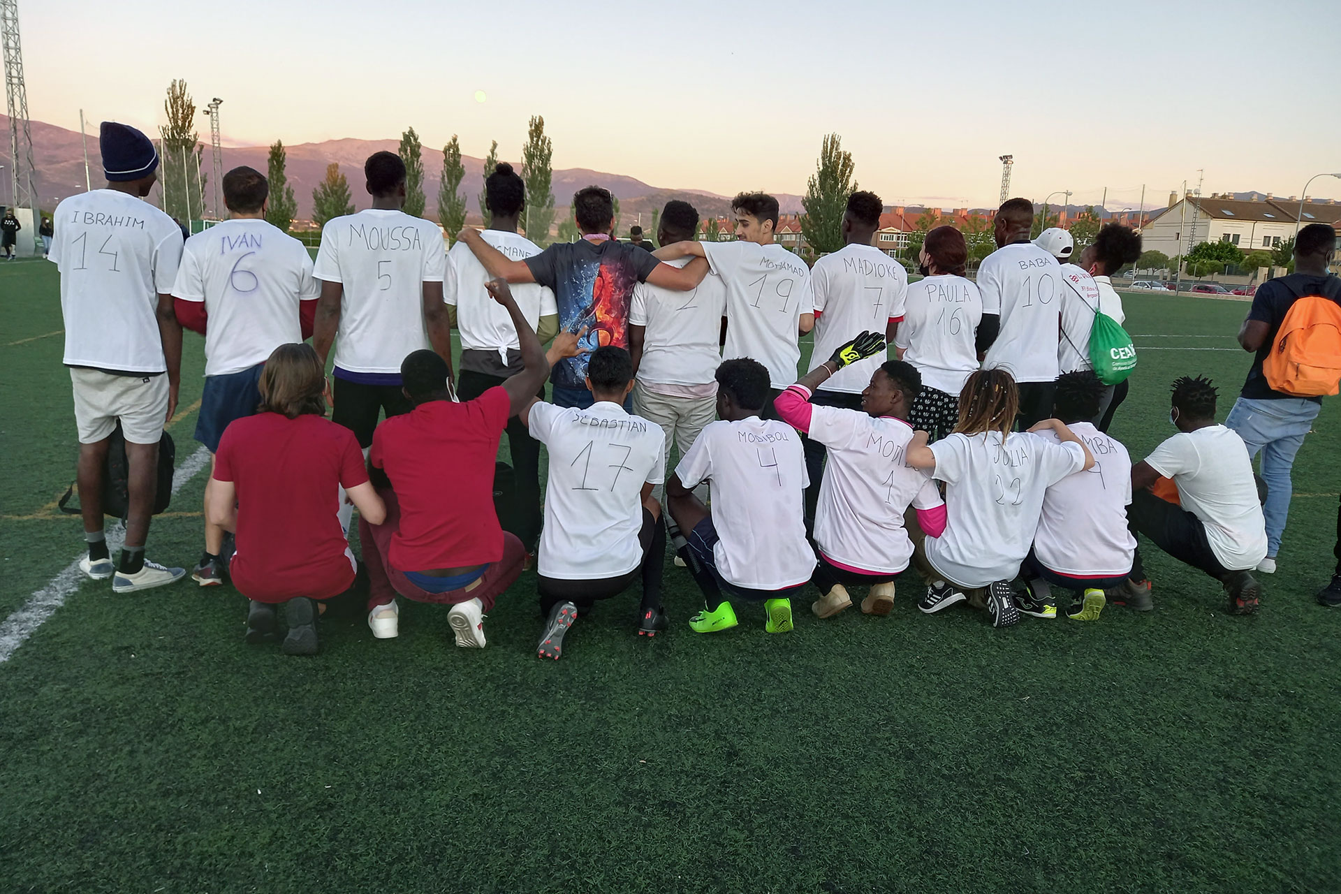 futbol partido refugiados cruz roja