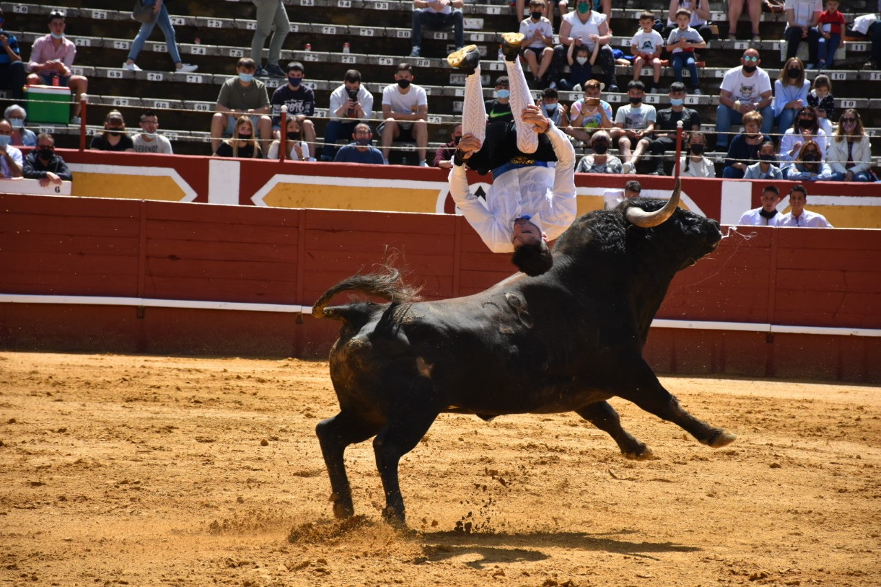 Exhibición de cortes, saltos y quiebros en Cuéllar. / A.M.
