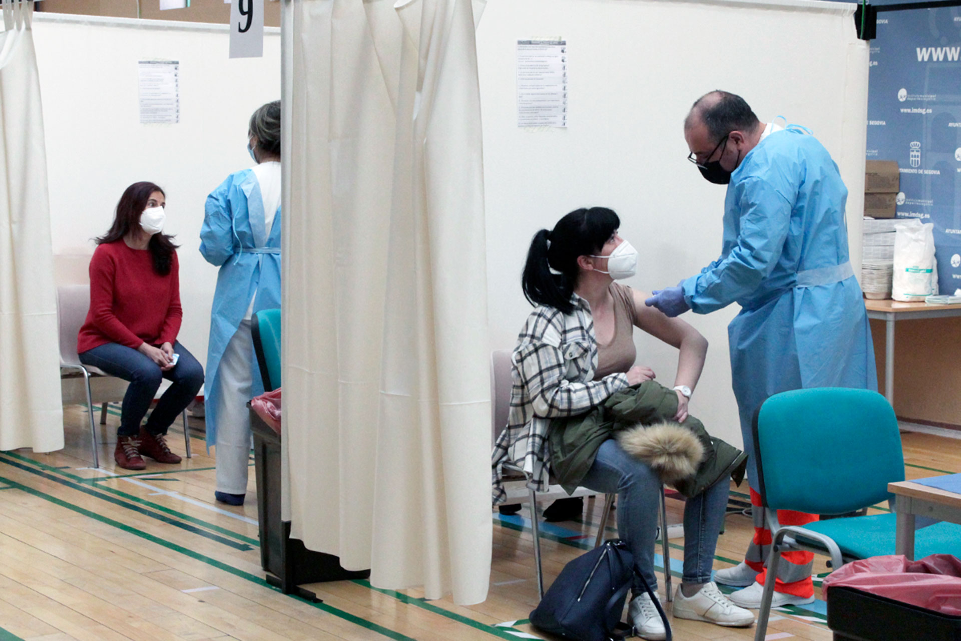 vacunacion docentes pabellon pedro delgado 31