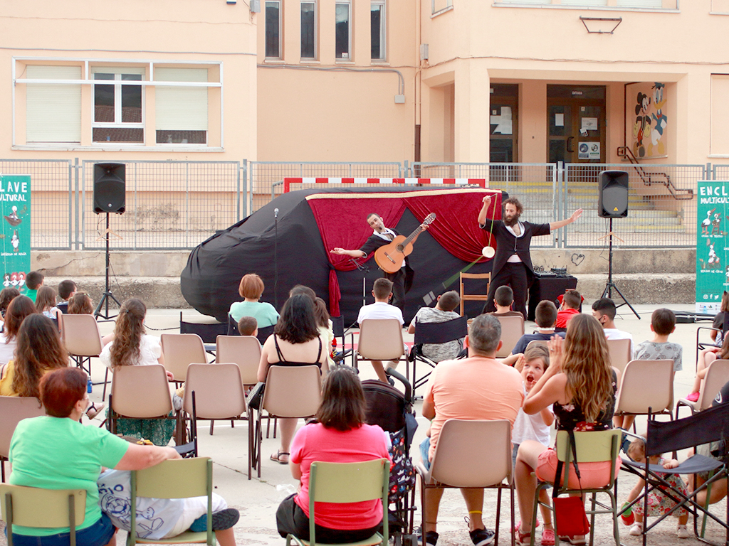 15 1Hermanos Infoncundibles en Pradena