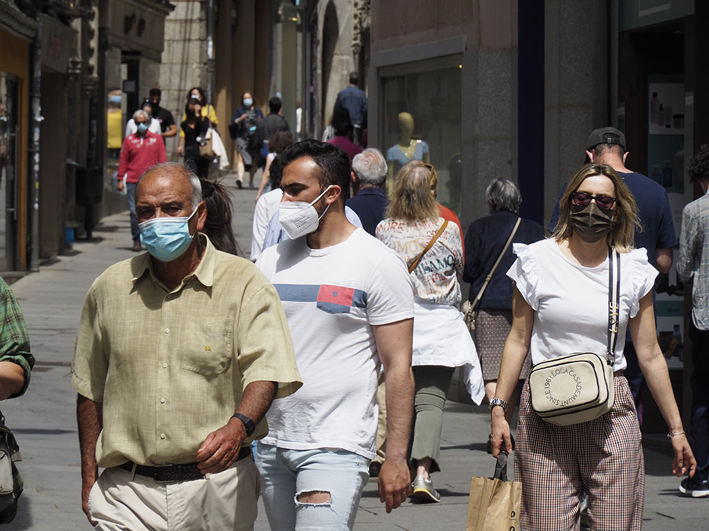 20210601 Calle Gente Mascarilla Coronavirus KAM7012