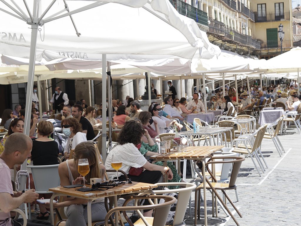 4 1nerea TERRAZAS LLENAS