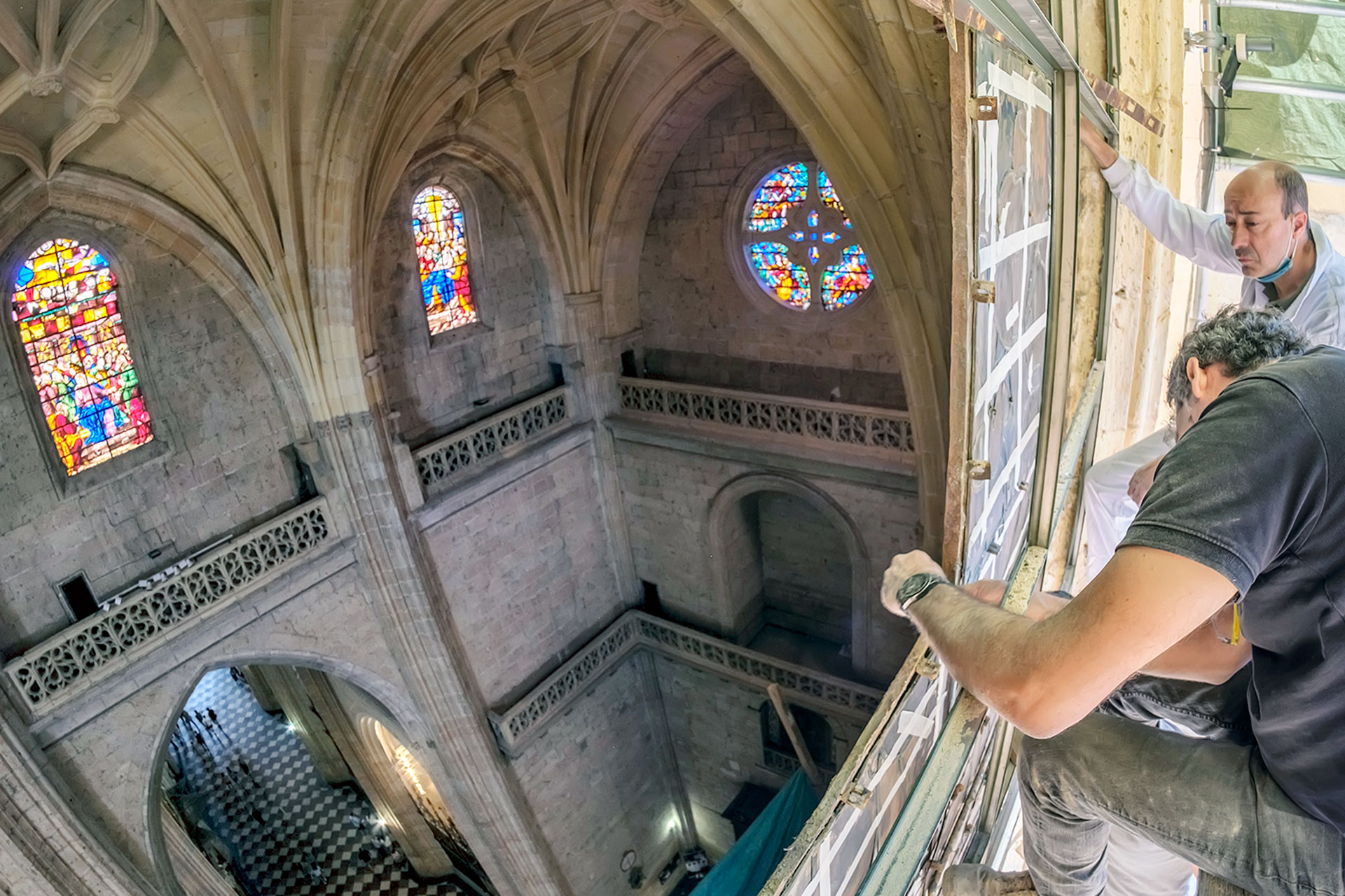 Catedral Vidriera NVI Coronacion Virgen Restauracion HDR08