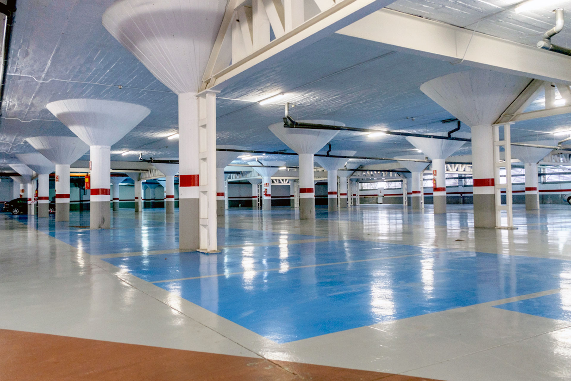 Parking Ezequiel Gonzalez Cerrado KAM1586