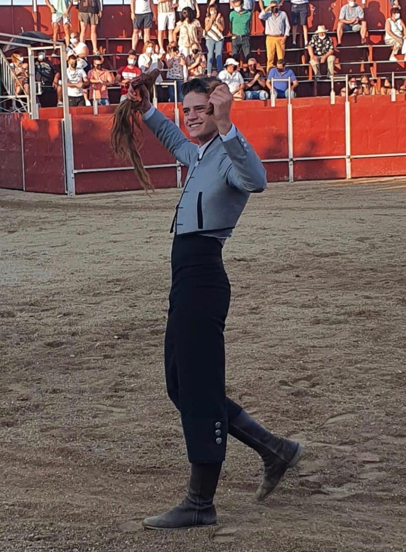 Cristiano Torres, primer nombre propio de la escuela de Segovia, corta un rabo en Navas de Oro 1 cristiano torres navas de oro clase practica