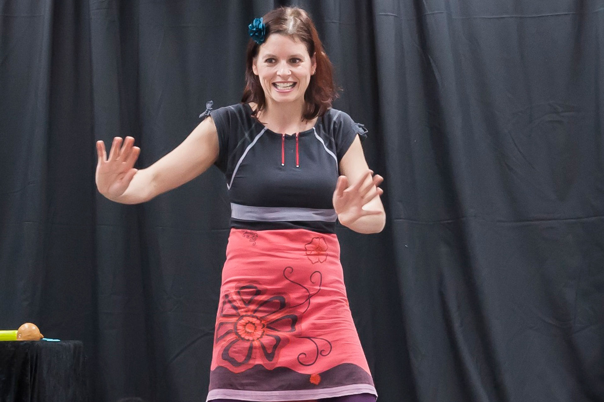 Elia Tralará trabaja ahora en sus espectáculos ‘Hambre de cuento’ y ‘Nadie como tú’. / EL ADELANTADO