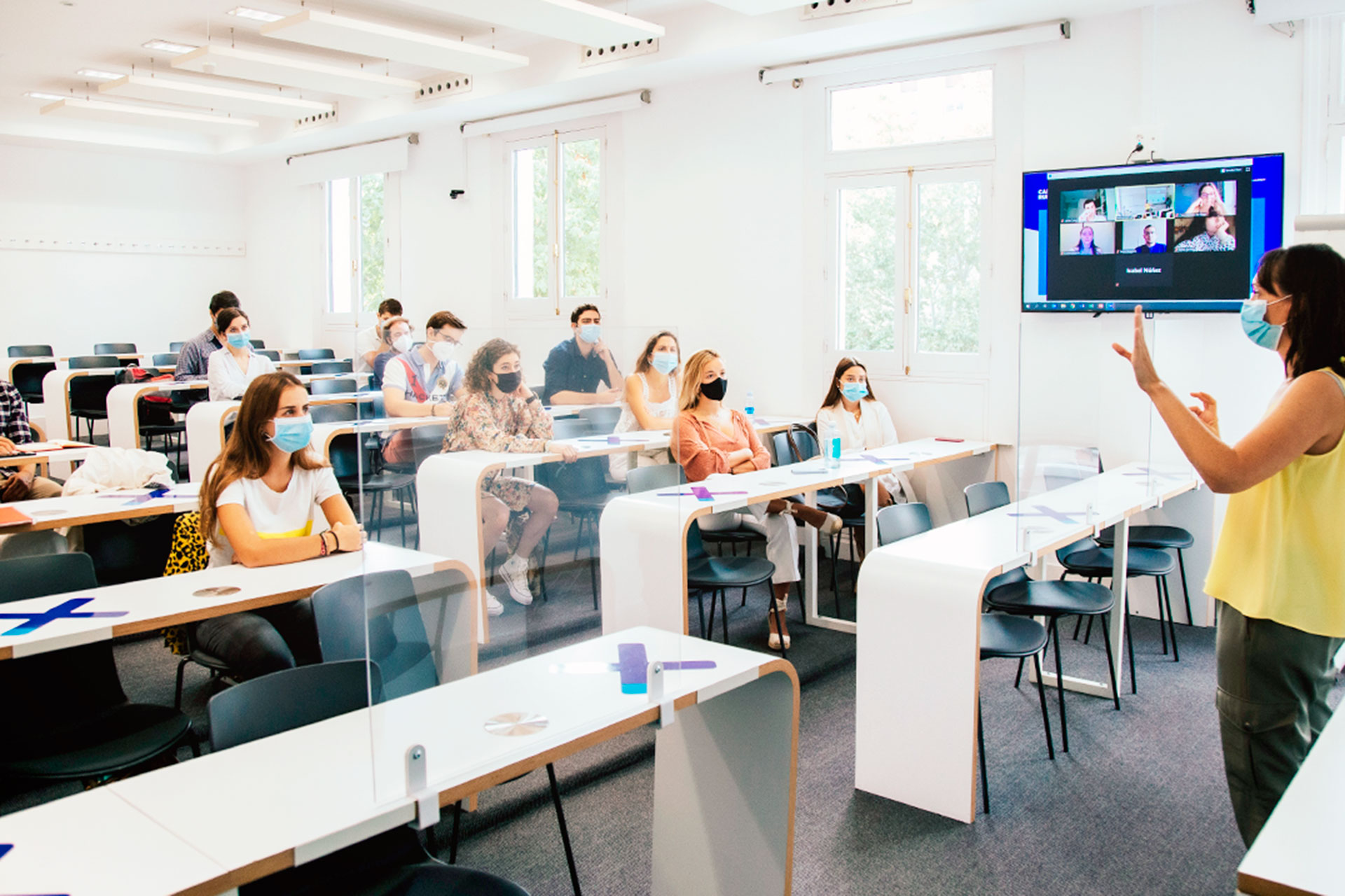 ie university estudiantes clases