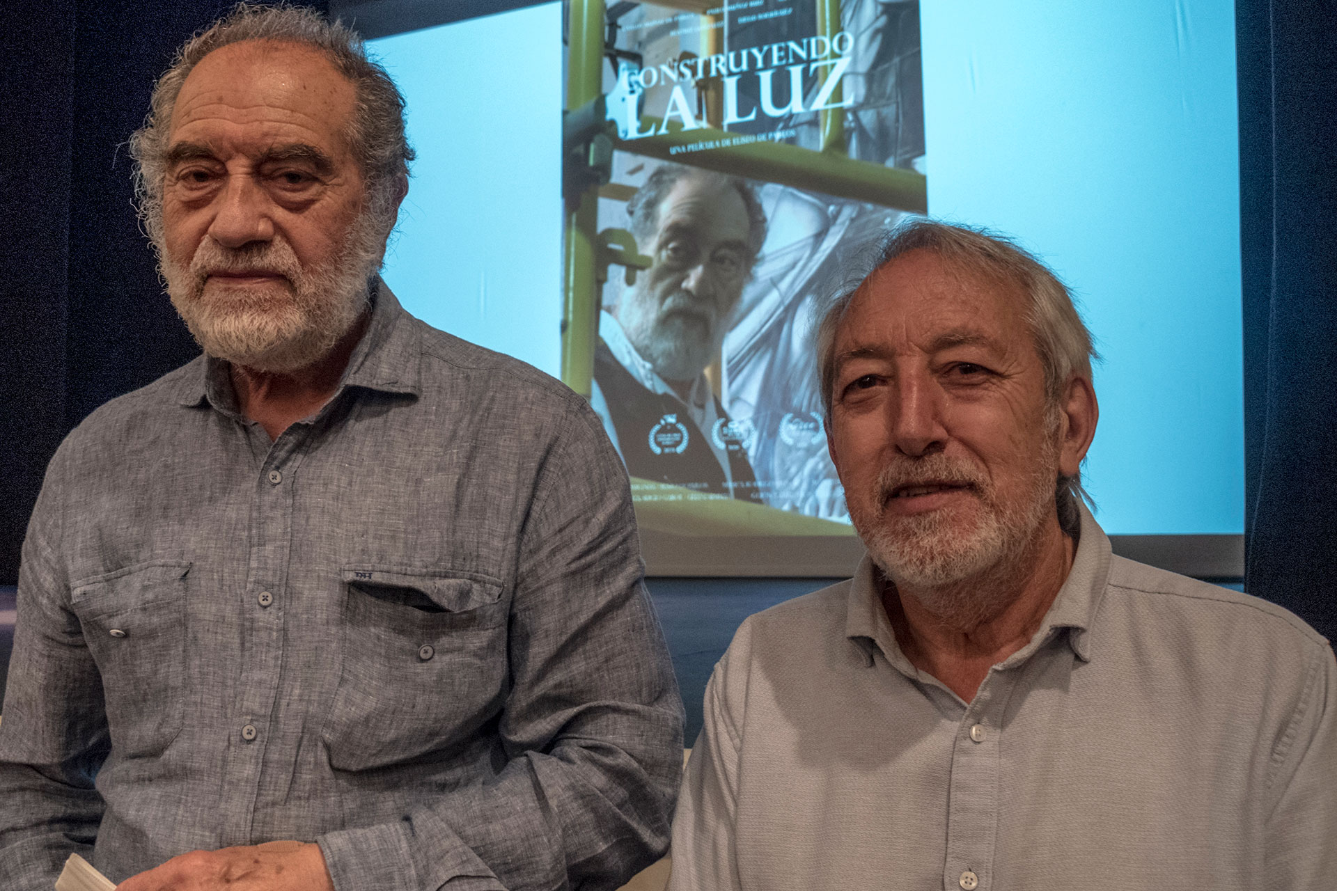 Carlos Muñoz de Pablos y Eliseo de Pablos, en la presentación del audiovisual en el Teatro Juan Bravo. Kamarero.