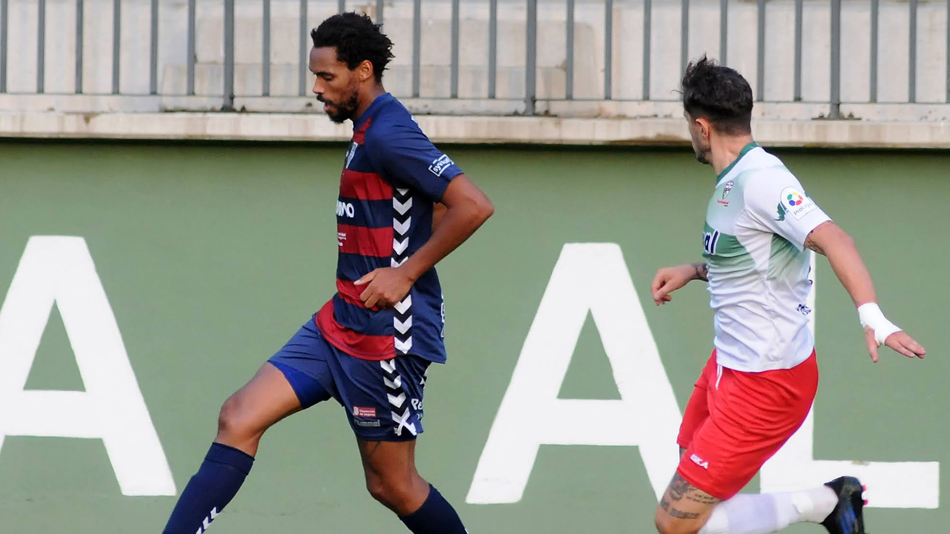 Rui, durante un partido ante Las Rozas, no jugará con la Segoviana la primera jornada de Liga. / JUAN MARTÍN-G. SEGOVIANA