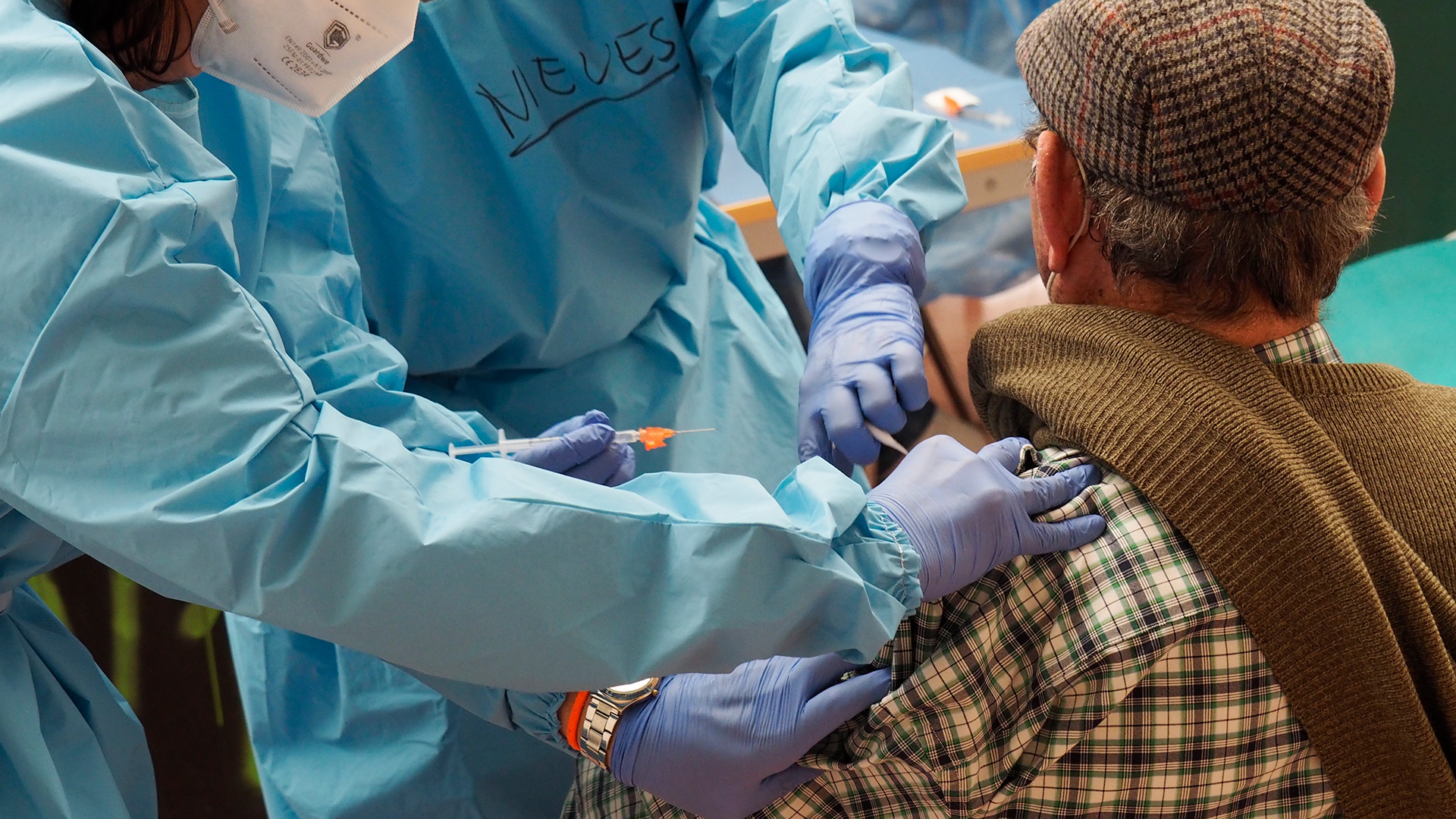 La campaña se ubicó en febrero de 2021 en el pabellón Pedro Delgado y en los centros de salud para abordar llamamientos masivos. / KAMARERO