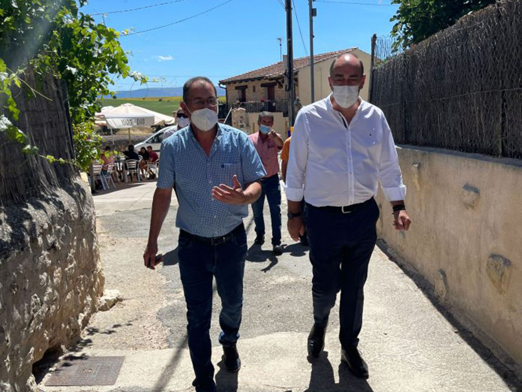 20210806 Visitas a pueblos Condado de Castilnovo 7 696x928 1