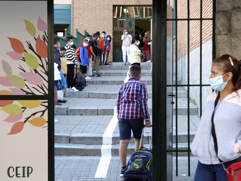 La comunidad escolar aplicará el próximo curso medidas de distancia y uso de circuitos que el año pasado ya puso en marcha./ NEREA LLORENTE