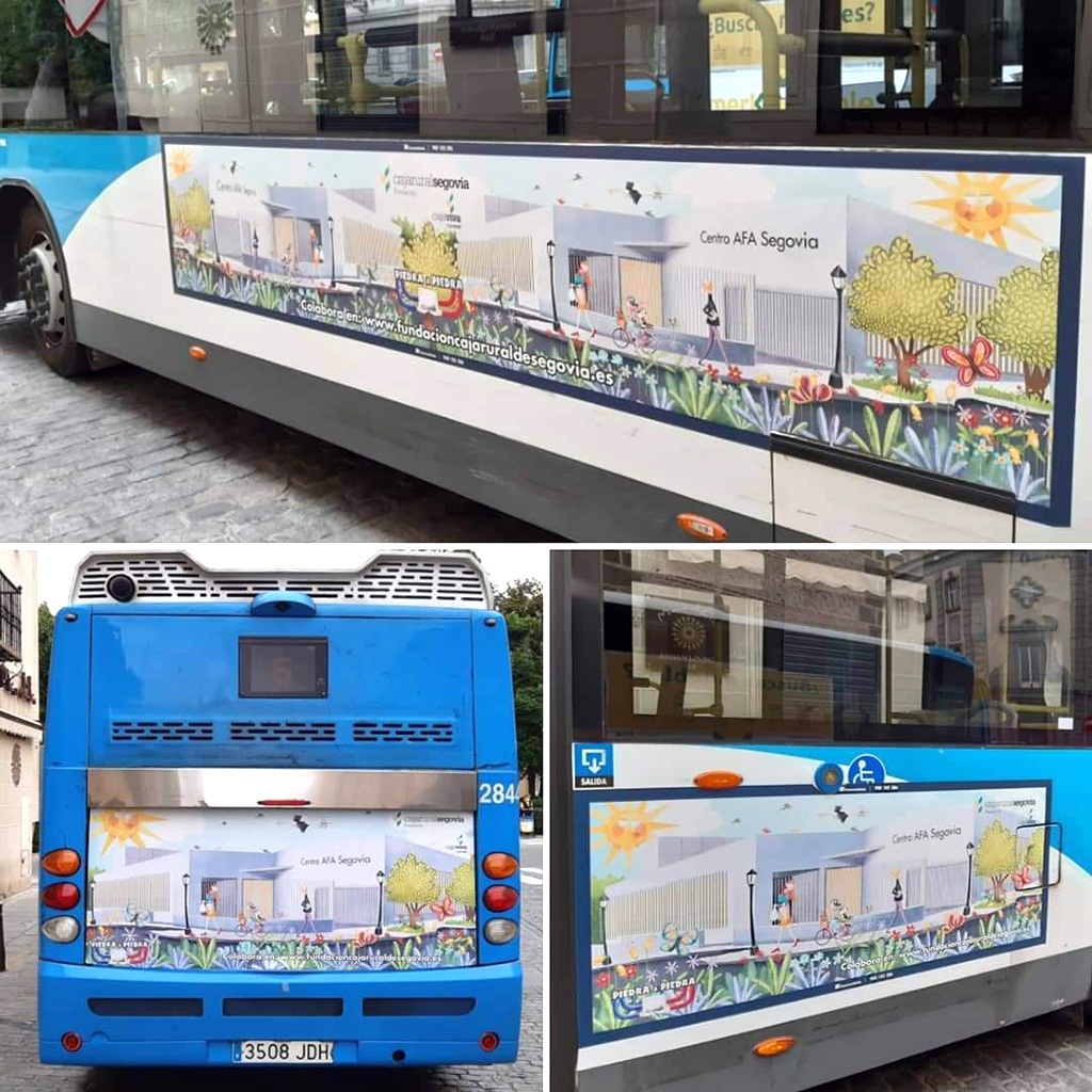 La imagen del futuro Centro de Alzhéimer y de la campaña de donaciones en los laterales de un autobús. /EA