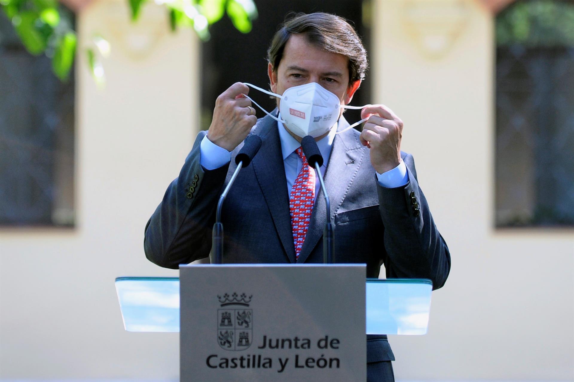 El presidente de la Junta de Castilla y León, Alfonso Fernández Mañueco, durante una rueda de prensa. EFE/NACHO GALLEGO