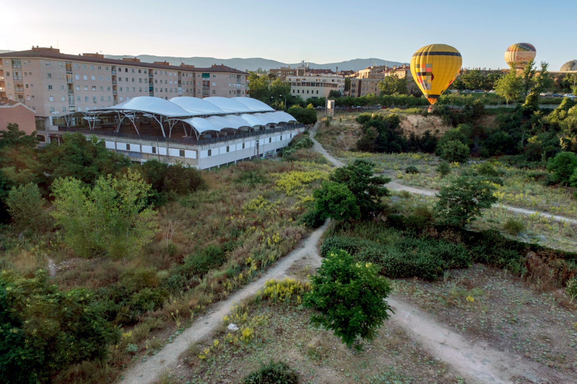 Estacion Autobuses Terrenos KAM6146