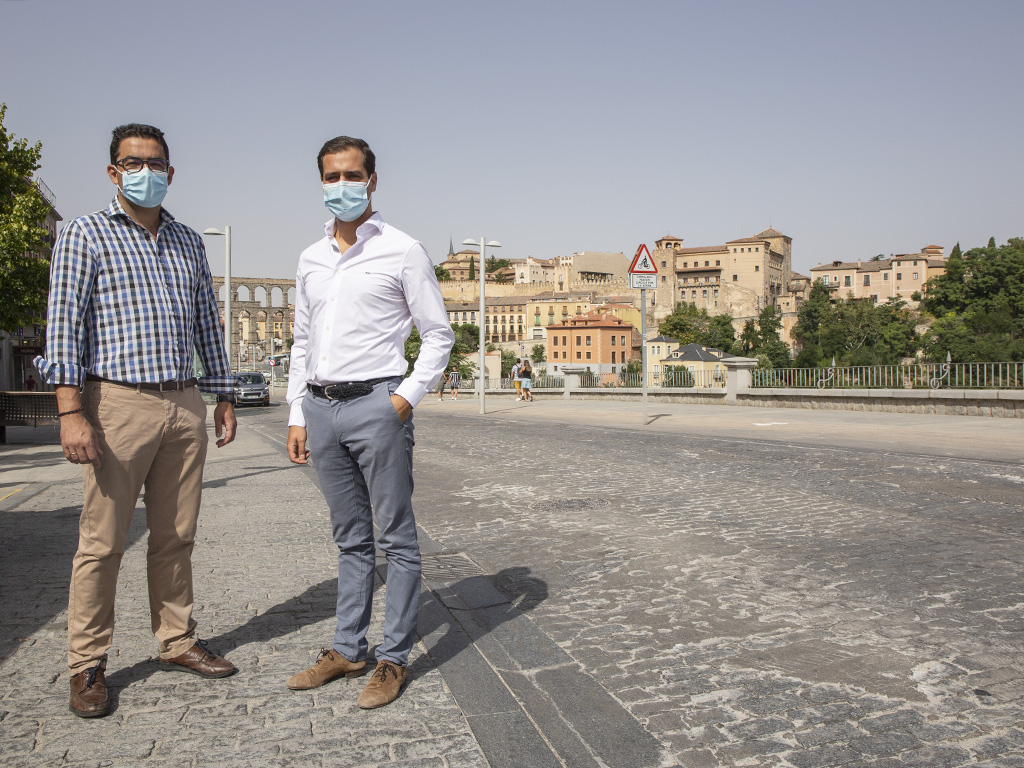 Los concejales Jose Luis Horcajo y Pablo Perez en el tramo de la avenida Padre Claret