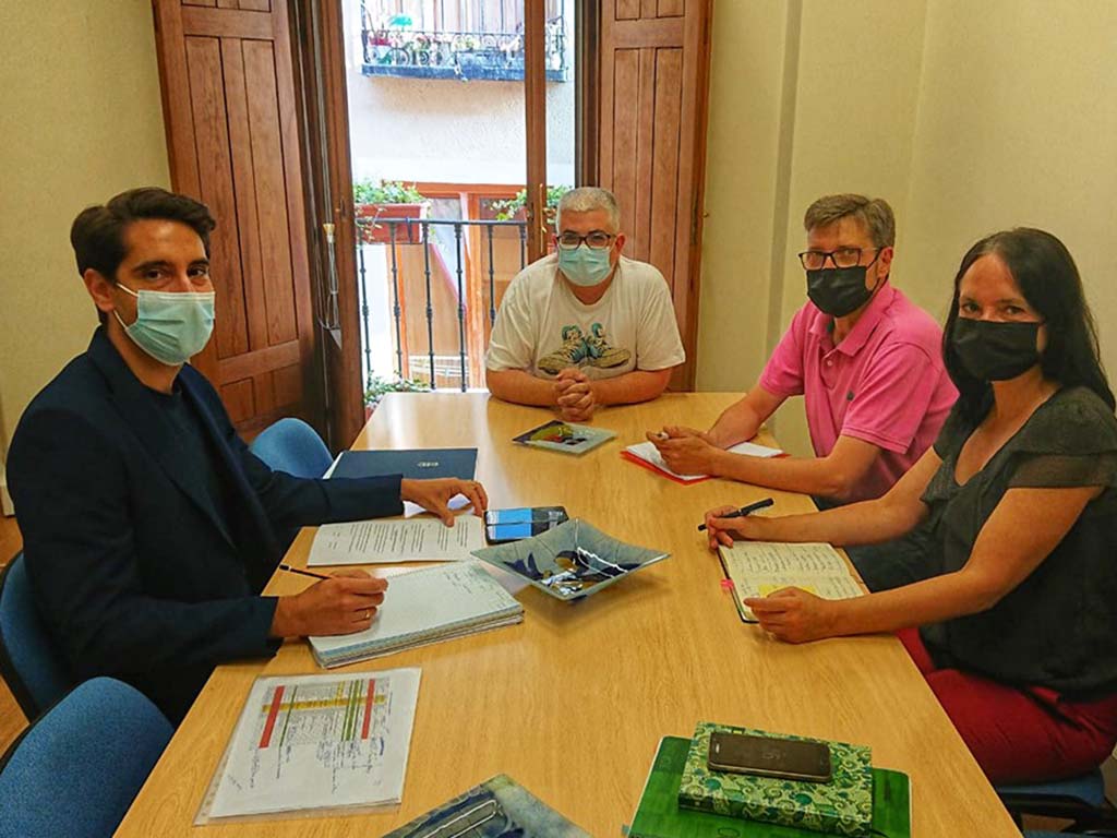 miguel merino turismo concejal Reunión comerciantes de souvenirs